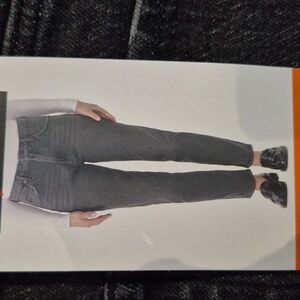 Sz 16: 🖤 Kirkland High- rise straight Jean